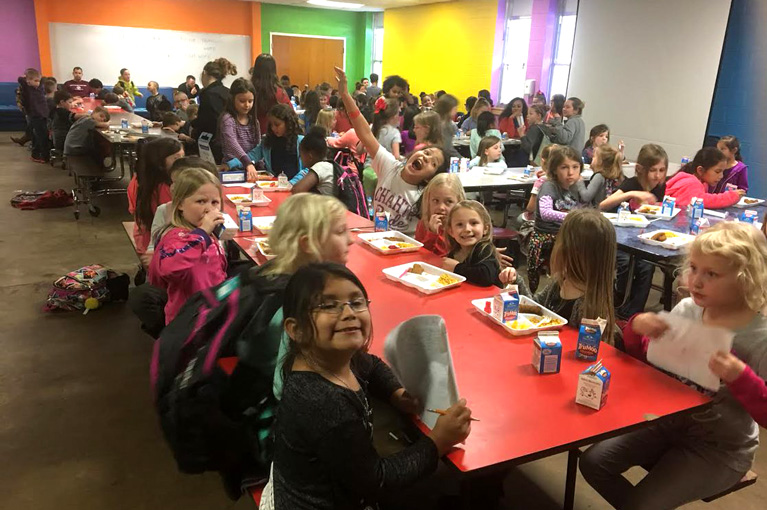 Group Kids eating