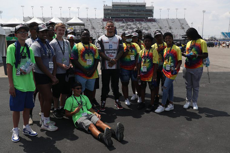 Kane Brown with group of Club kids